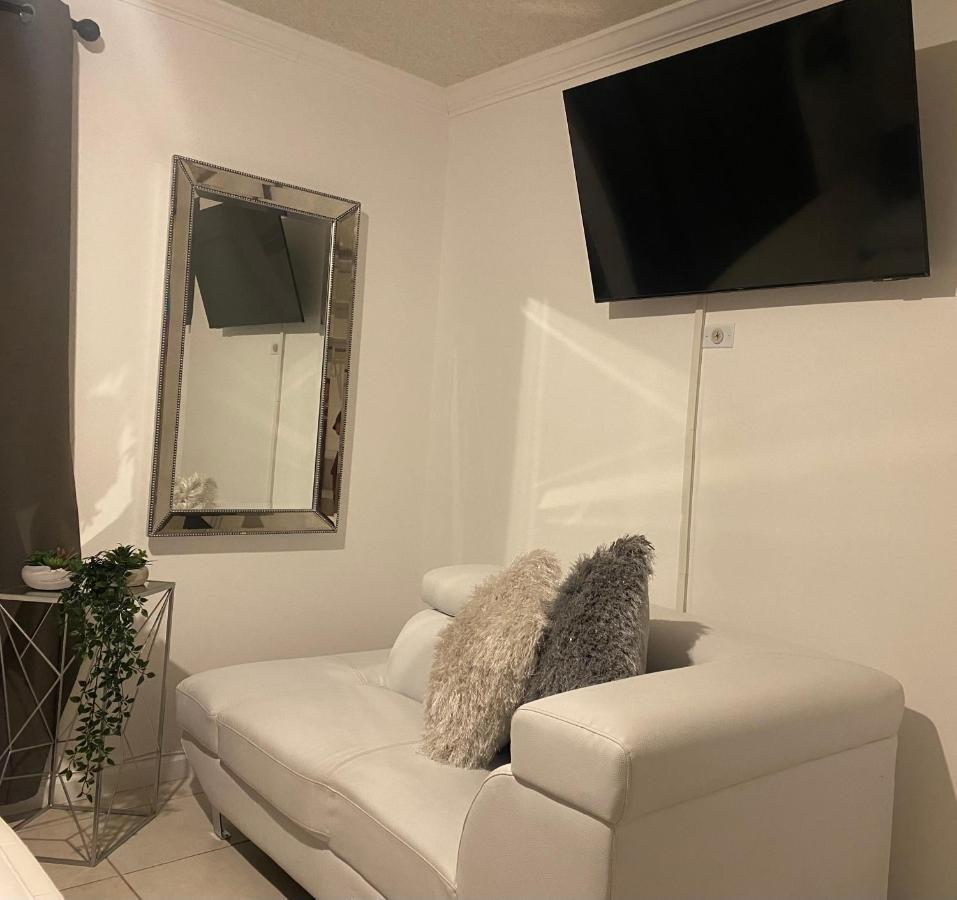 Ferienwohnung Beautiful House 7 Min From Miami Airport W Free Parking Exterior foto